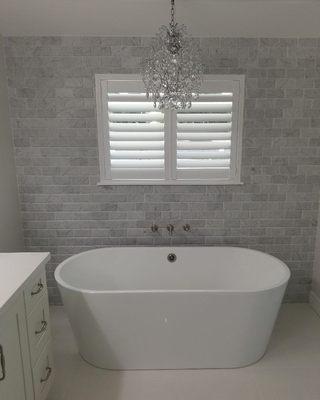 Invisible tilt plantation shutters