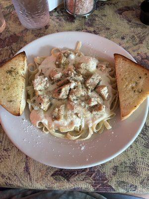 Chicken alfredo fettuccini