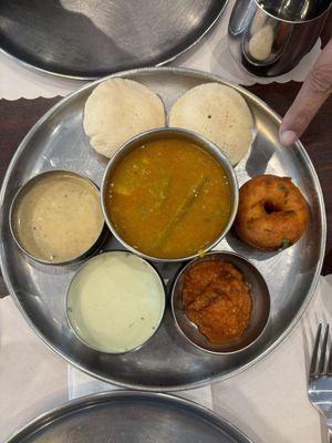 Sambar Vadai / Lentil Donuts in Sambar