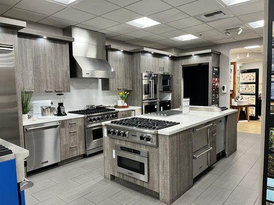 Universal Appliance and Kitchen Center