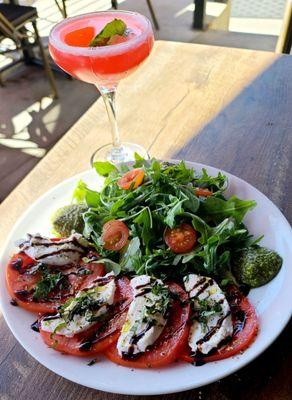 Cocktail and Caprese