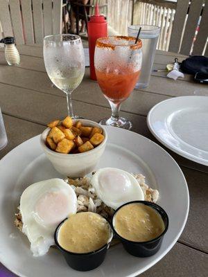 Crab Benedict with cocktails