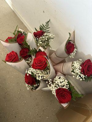 Single wrapped Roses