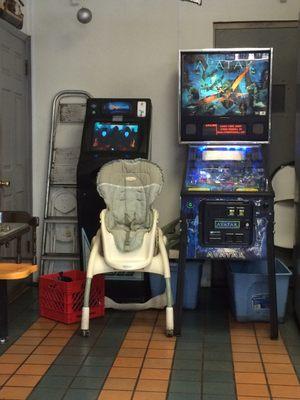 Yes, the child seat so the kid can play pinball