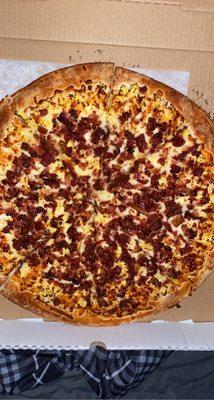 Breakfast pizza with bacon