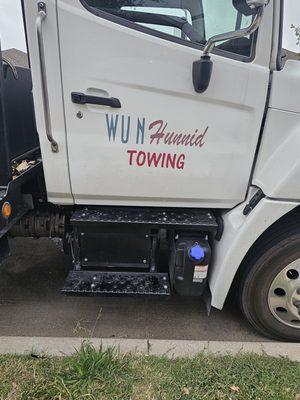 Wun Hunnid Towing!!!!