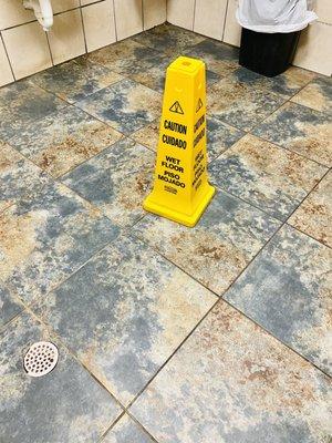 Cool bathroom floor, very clean :)