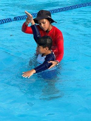 Front crawl ark movement during learn to swim