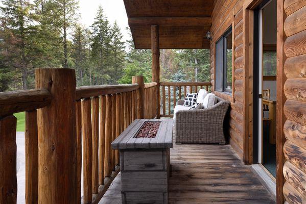 Cabin 6 Balcony/covered porch