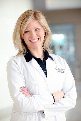 Dr. Tessa Sokol