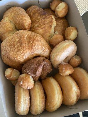 Some croissants (original, ham and cheese) and donuts!