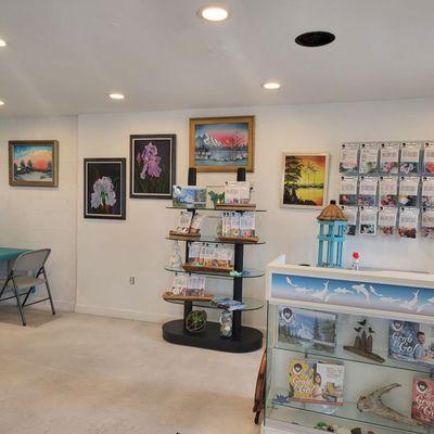 Seaside Creative Art Studio has painting kits