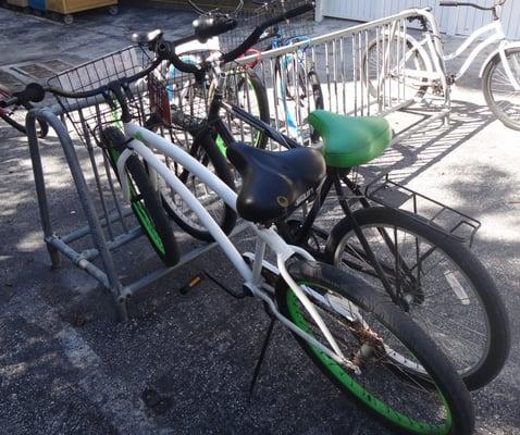 Busted up handlebar cushioning, hole in seat, covered in rust - do not rent!