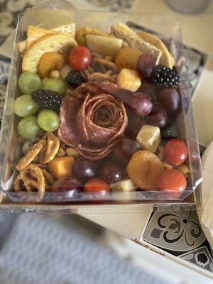 Personalized charcuterie boxes