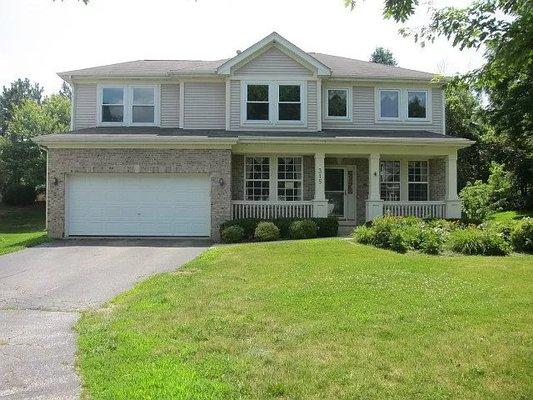 2700 Sq Ft 4 Bedroom + Den with neighborhood private beach in Lindenhurst, IL for $200k. Thanks Anna!!!