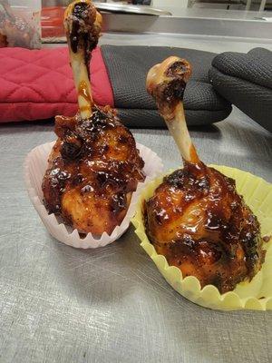 Lollipop Chicken Lunch Special w Jack Daniels Sauce.