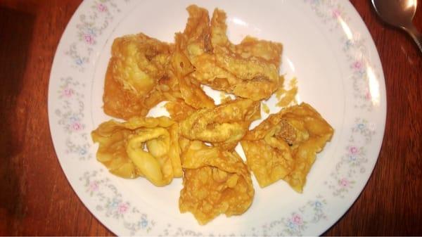 Crab wonton, hard and no filling. Terrible!!!