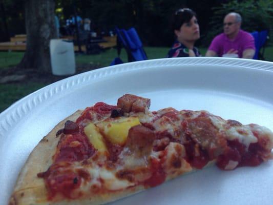 Hawaiian pizza and live music