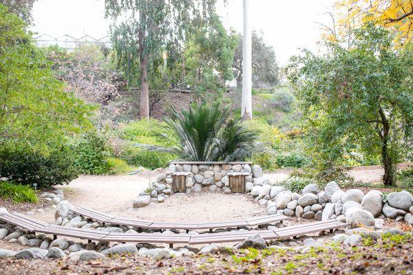 Located in a silent corner, The Nest Amphitheater is perfect for wedding ceremonies, team retreats, seminars, and more.