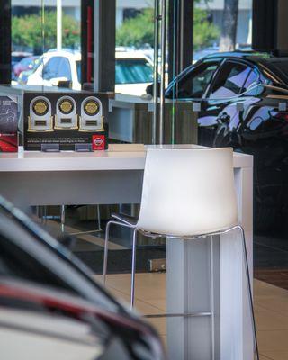 Relax in style while your vehicle is being taken care of.