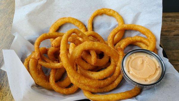 Onion rings- well shaped, very crispy and tasty sauce