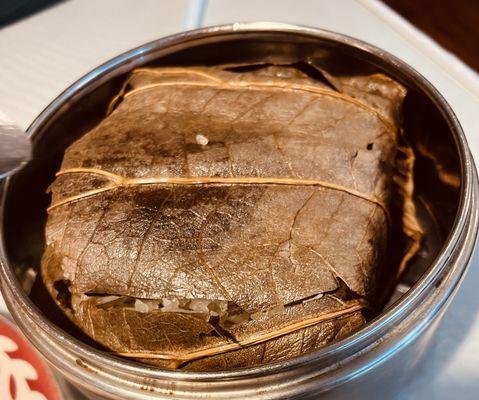 Steamed sticky rice with pork