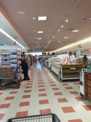 Market Basket of Hudson -- 8 Highland Commons, Hudson            Interior