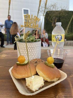 Cheeseburger Sliders, Mini Cheesecake, Oatmeal cookie at event