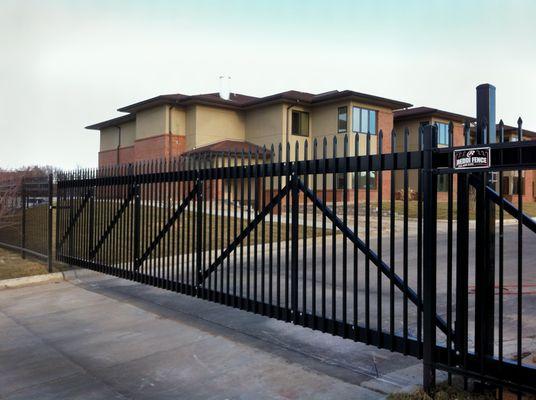 Automatic gate and fence in Wichita.