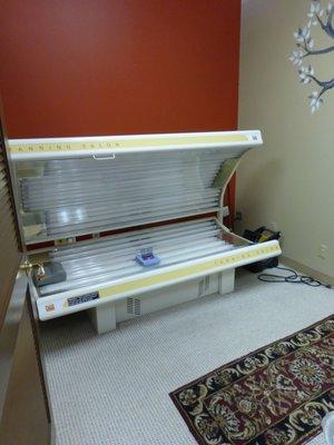 We have several 20 minute beds that give You all Your color on the top layer, these beds are HOT, HOT !!