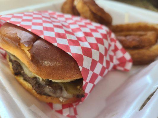 Green chili burger & onion rings