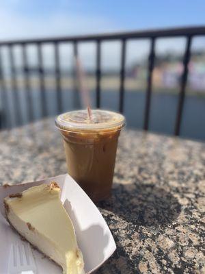 Iced Vanilla latte (large) & cheesecake