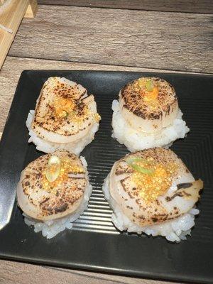 Scallop sashimi