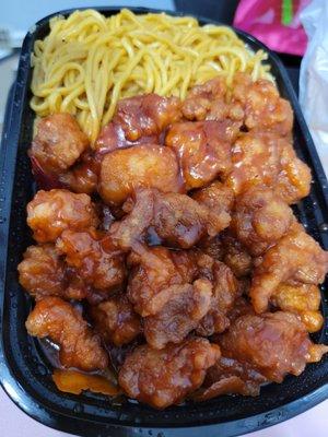 Orange chicken and lo mein with no vegetables