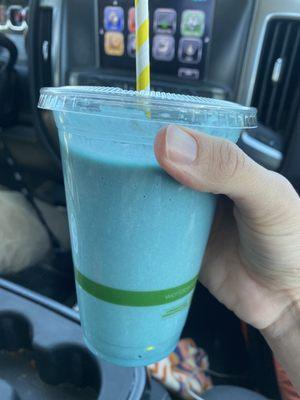 Nani smoothie - pretty blue color!