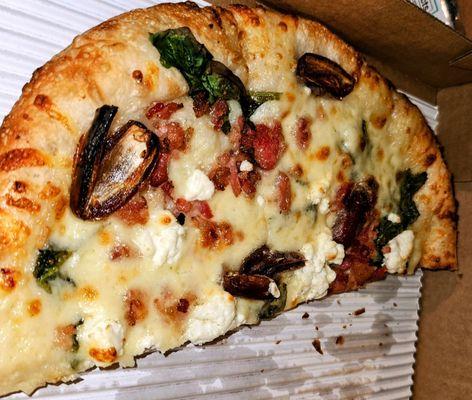 Spin doctors-Garlic oil, mozzarella, spinach, dates, bacon, goat cheese