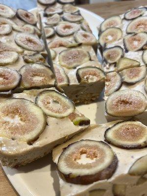 Vegan gluten free fig caramel cream cheesecake bars