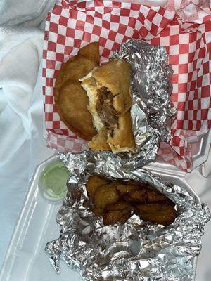 Platano frito Empanada Pollo arepa crane Arepa Carne Mechada