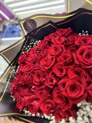 50 Beautiful and Long Lasting Red Roses for your loved ones!