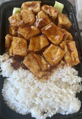 General tso tofu lunch