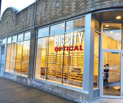 Entrance to Big City Optical at 3232 N Broadway Street