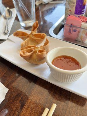 Cream cheese wonton