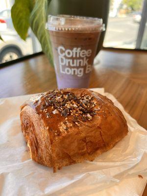 Everything croissant & blueberry brown sugar latte