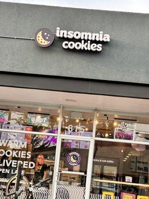 Insomnia Cookies