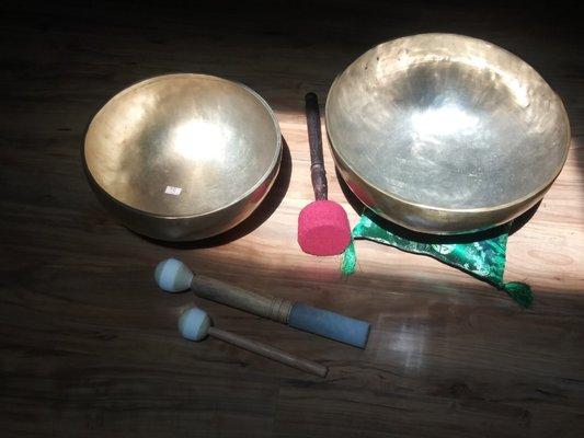 Sound healing metal bowls