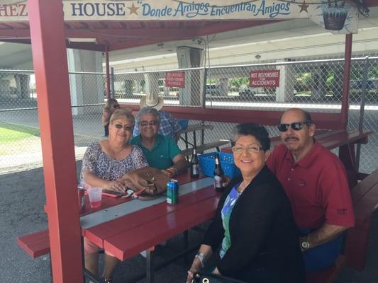 Relaxing under the I-35 freeway @ Sanchez Ice House in San Antonio, Texas. Rudy's,Raul's,Sylvia Stopping ground