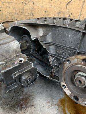 2004 Dodge Ram 2500 4x4  
Cracked Transfer Case 
Drive line u joints failed  causing it to crack the transfer case