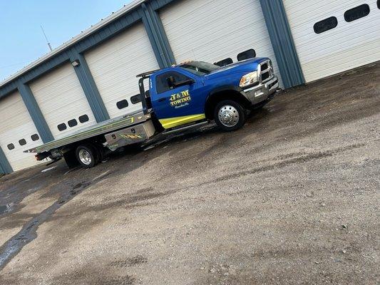 J & M Towing Service