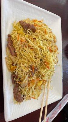 Singapore fried rice noodle.