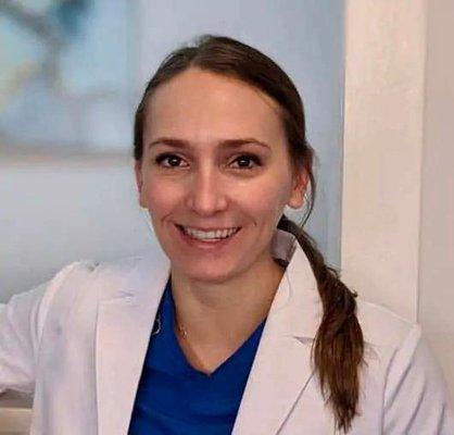 DR. AMANDA NEBEL
General Dentist